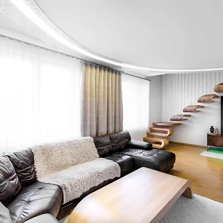 Luxurious Flat 160m2 In Center, 3 Bedrooms, Ac, Garden, Parking