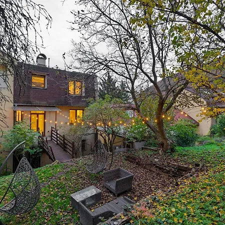 Luxurious Flat 160m2 In Center, 3 Bedrooms, Ac, Garden, Parking 公寓 班斯卡-比斯特里察