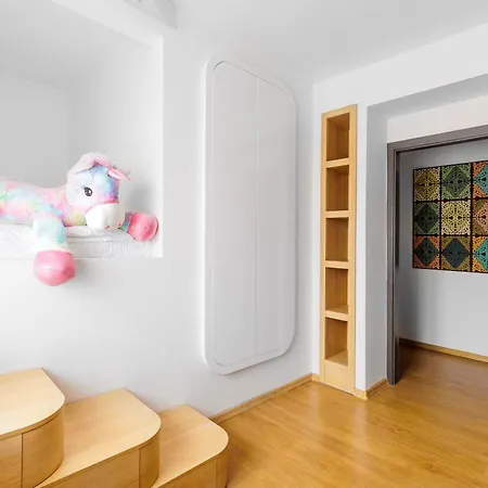 Luxurious Flat 160m2 In Center, 3 Bedrooms, Ac, Garden, Parking Apartman *