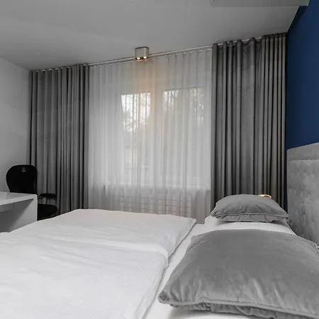 Luxurious Flat 160m2 In Center, 3 Bedrooms, Ac, Garden, Parking * Besztercebánya