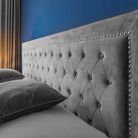 Luxurious Flat 160m2 In Center, 3 Bedrooms, Ac, Garden, Parking