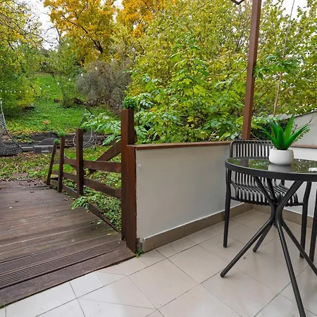 Apartman Luxurious Flat 160m2 In Center, 3 Bedrooms, Ac, Garden, Parking
