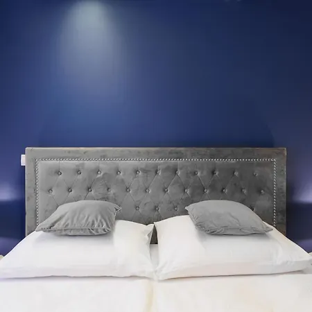 Luxurious Flat 160m2 In Center, 3 Bedrooms, Ac, Garden, Parking Апартаменты Банска-Бистрица