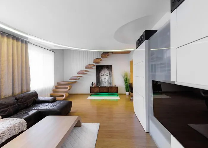 شقة Luxurious Flat 160m2 In Center, 3 Bedrooms, Ac, Garden, Parking