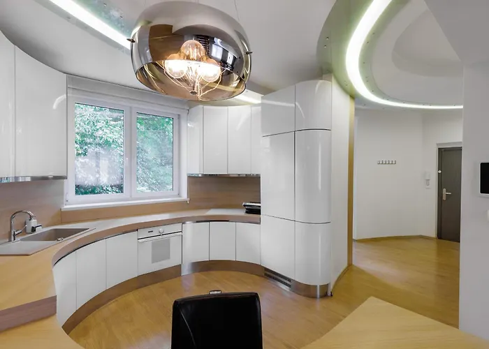 Luxurious Flat 160m2 In Center, 3 Bedrooms, Ac, Garden, Parking بانْشكا بيشتريتْسا